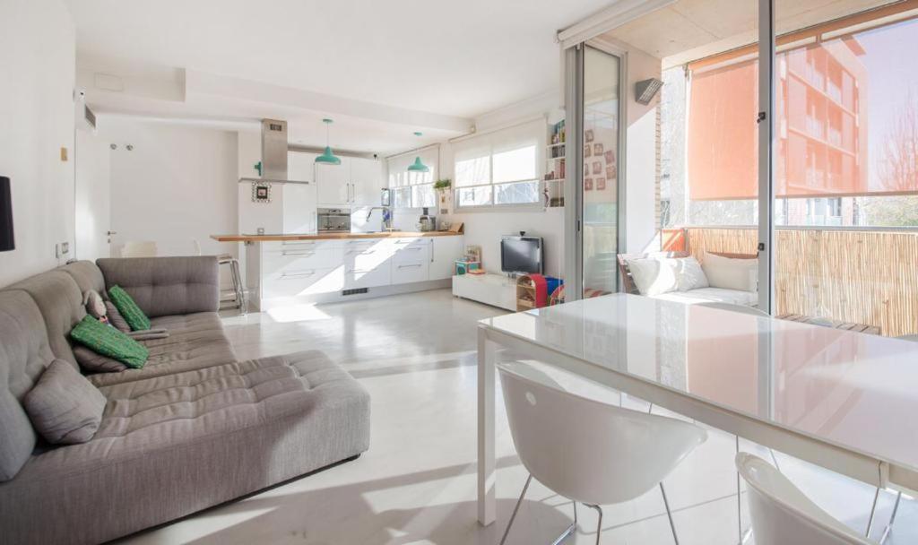 Magnificent Apartment Close To The Beach Sant Adria de Besos Dış mekan fotoğraf