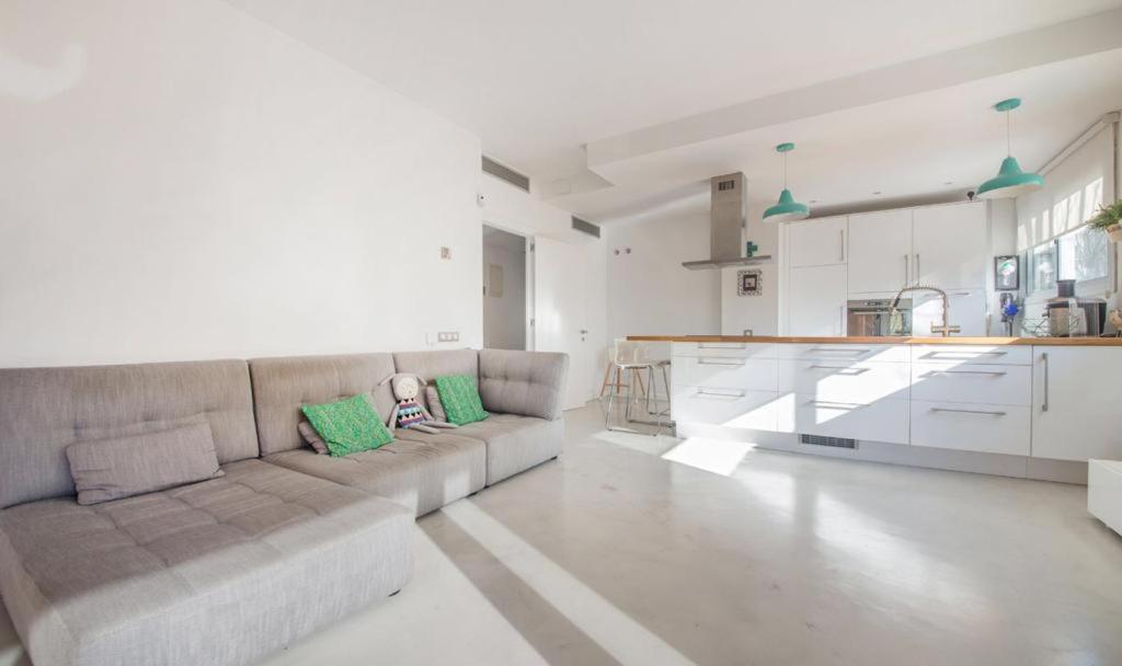Magnificent Apartment Close To The Beach Sant Adria de Besos Dış mekan fotoğraf
